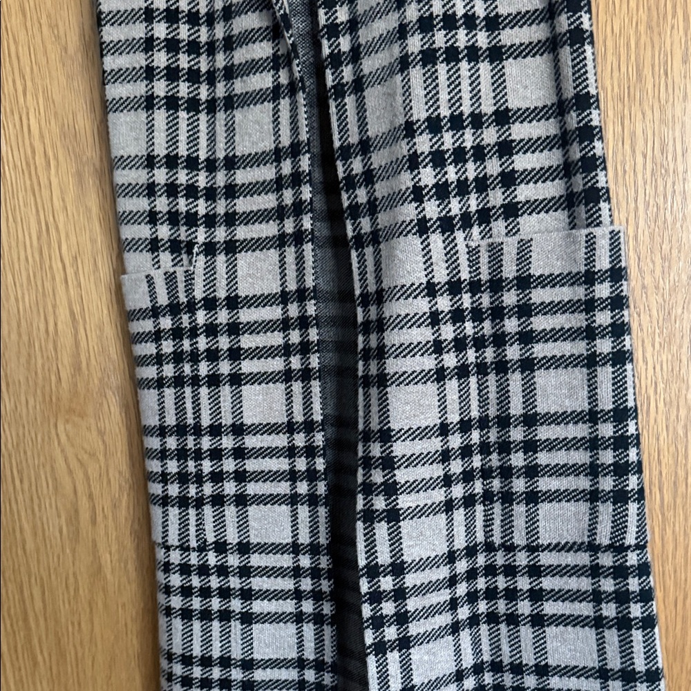 Plaid Sleeveless Vest- womens Medium - Picture 2 of 7